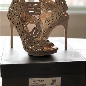 BCBG maxazria heels